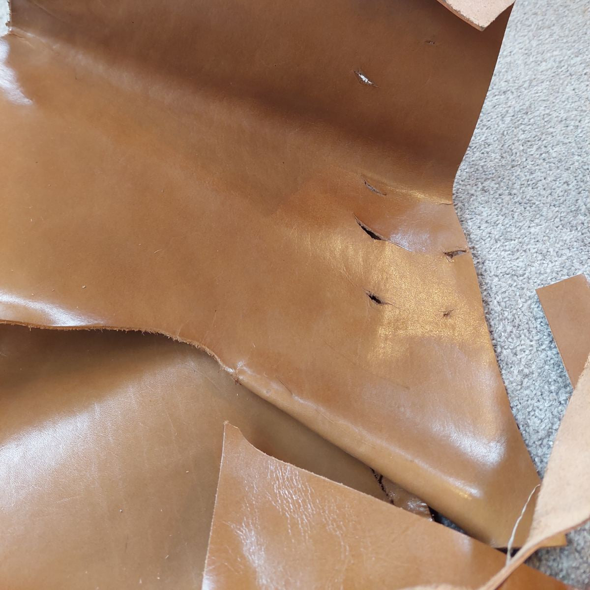 Box of Tan Leather Pieces - 1.0kg
