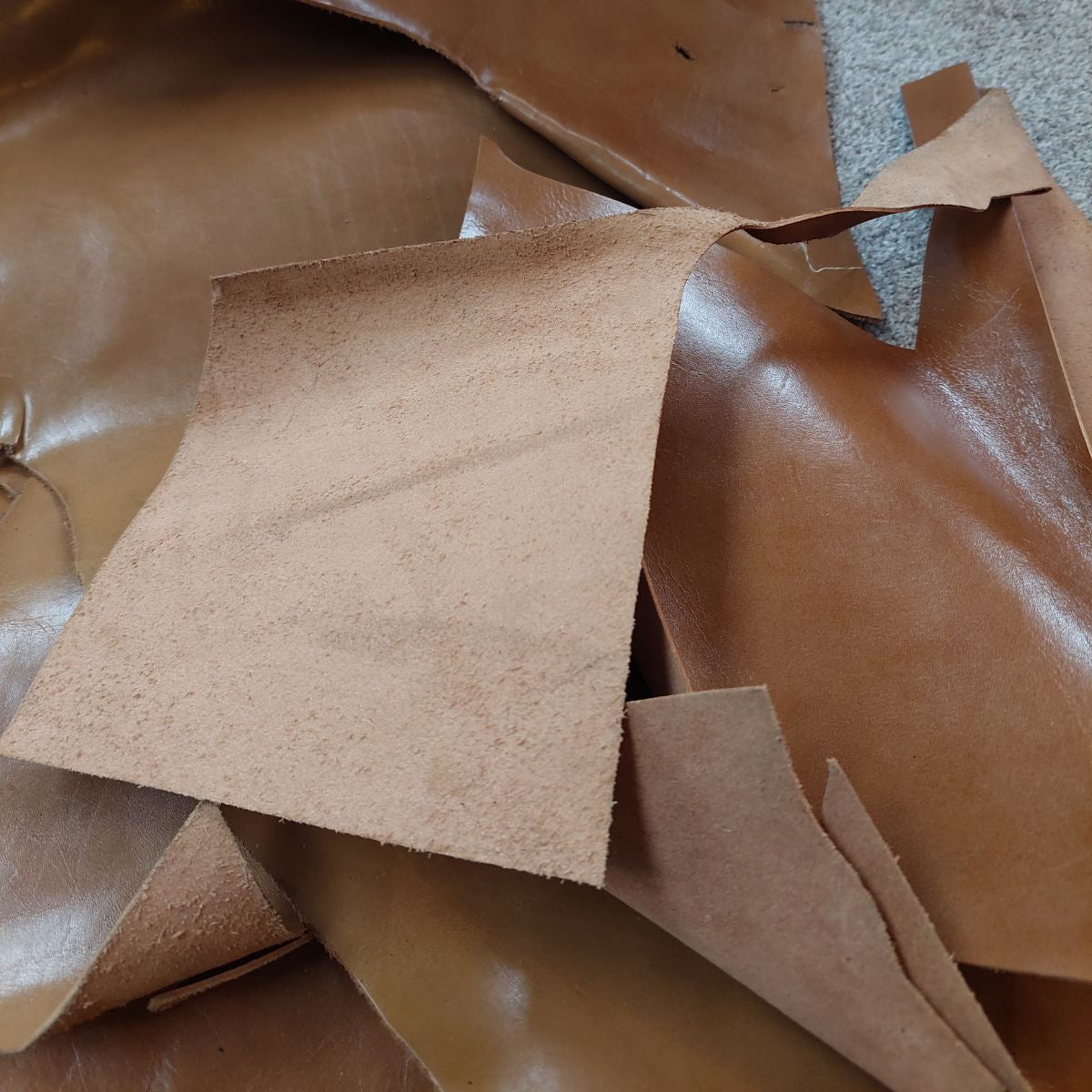 Box of Tan Leather Pieces - 1.0kg