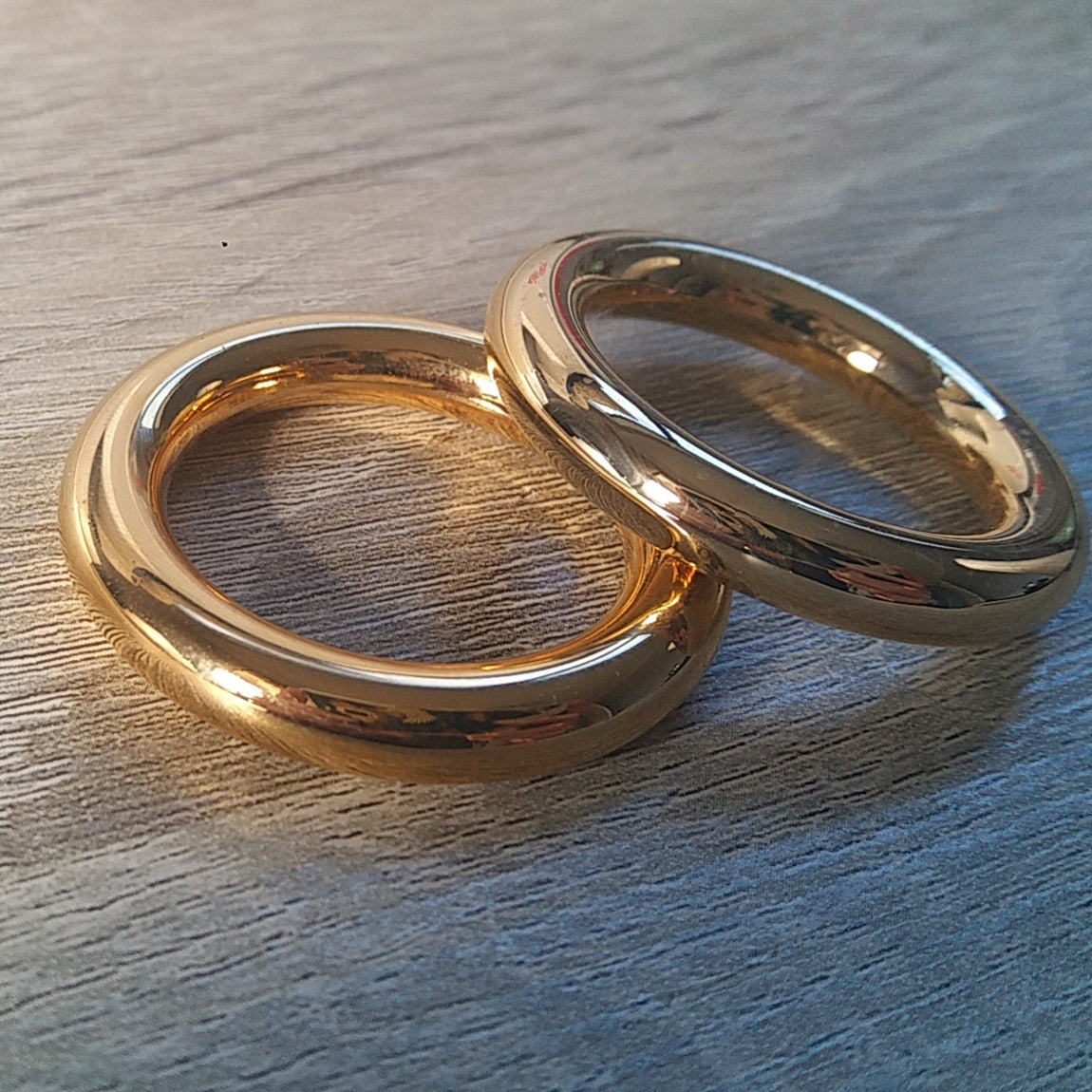 1 x Gold Metal Ring - 1.75" (45mm) wide