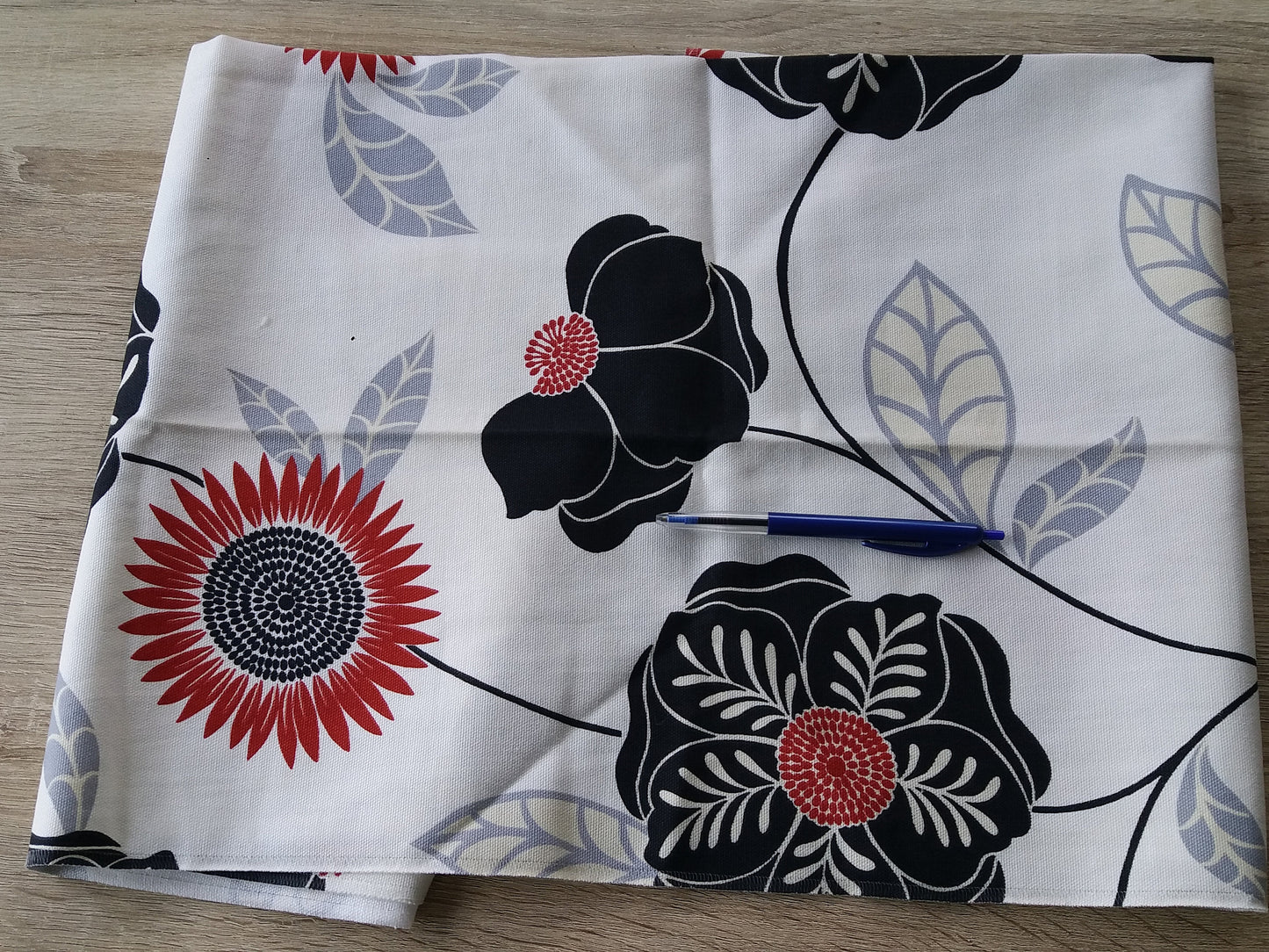 Craft Fabric Piece - Flower Pattern Printed Polycotton