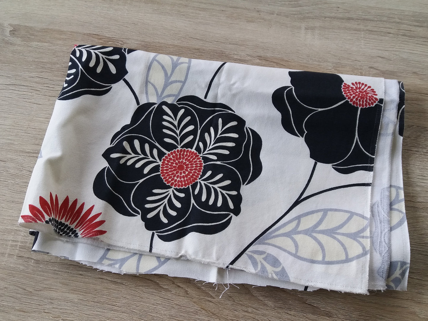 Craft Fabric Piece - Flower Pattern Printed Polycotton