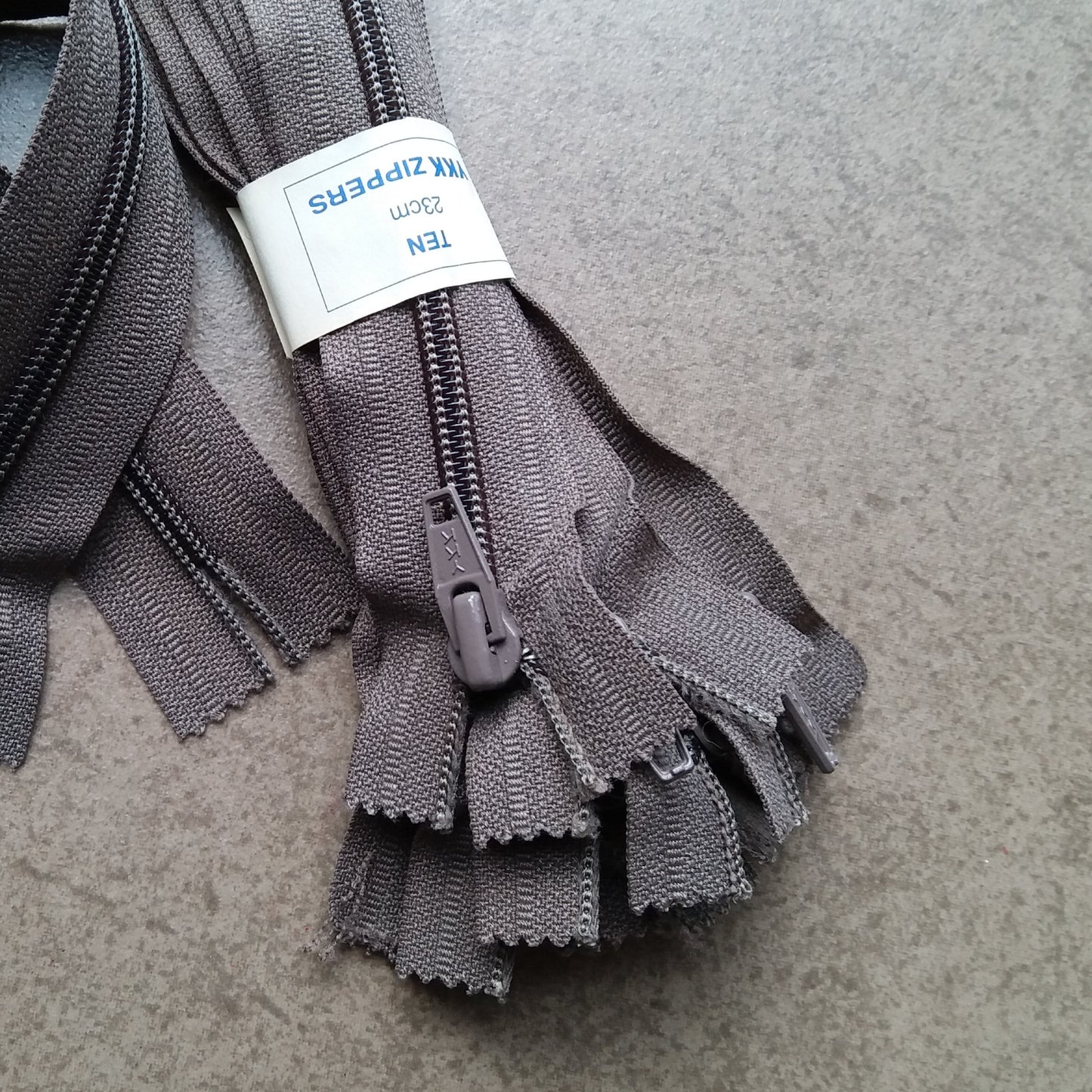 10 x YKK Mushroom Brown Zip - 23cm (9")