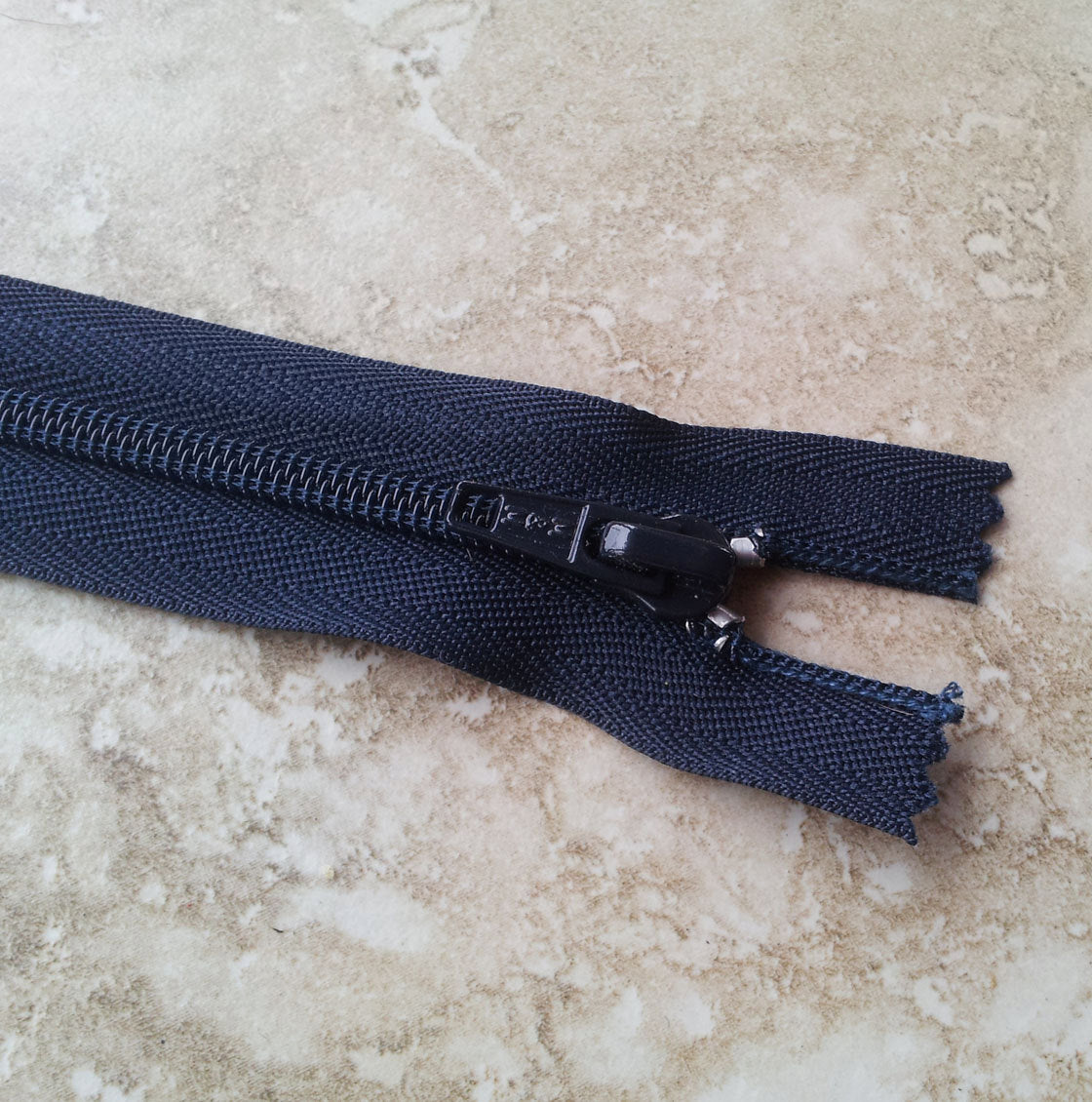 5 x Navy Zip - 25cm (10") - M&M Brand