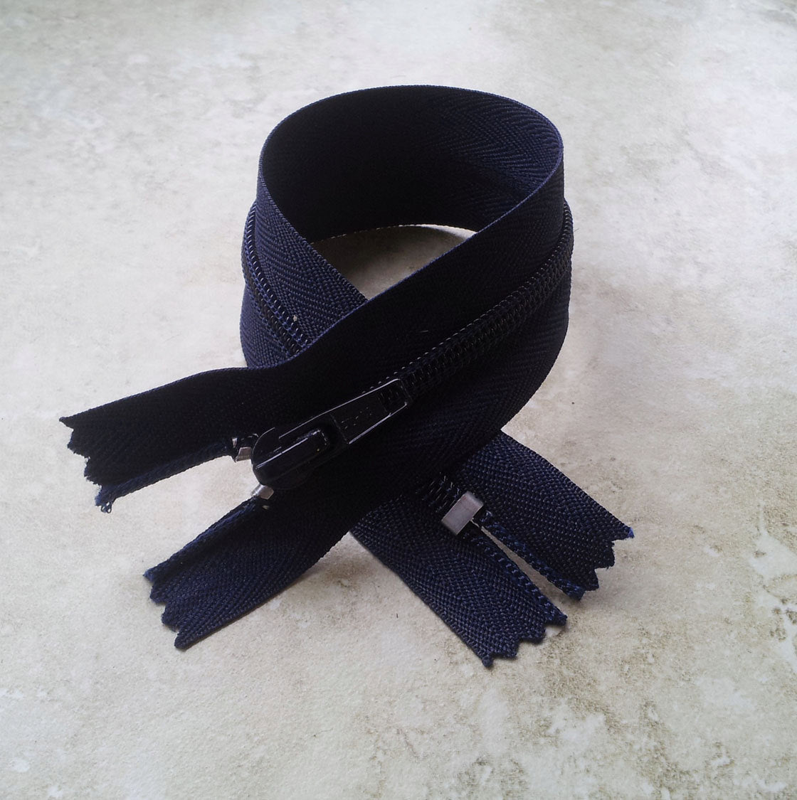 5 x Navy Zip - 25cm (10") - M&M Brand