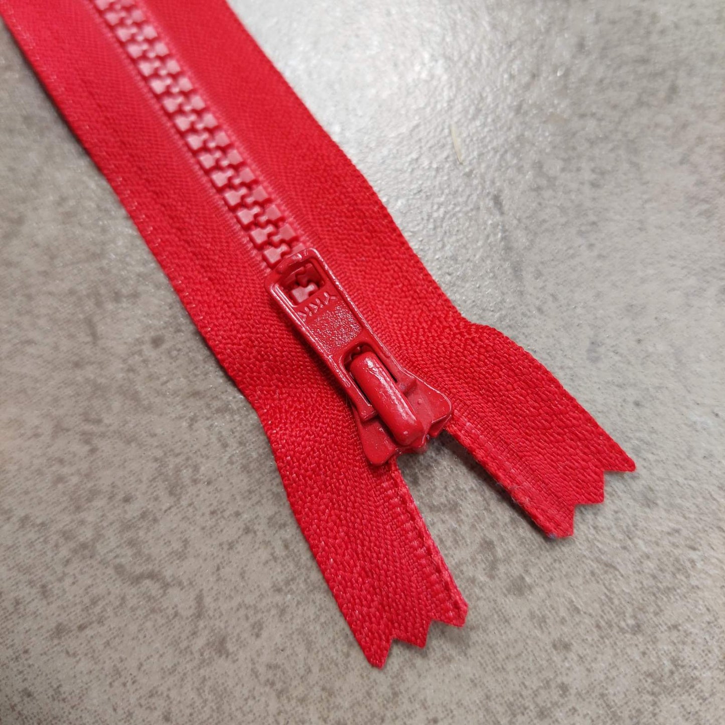 1 x Red YKK Vislon Zip - 25cm (10")