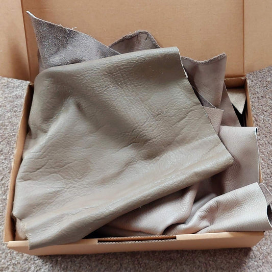 Box Taupe Leather Pieces - 1.5 kg