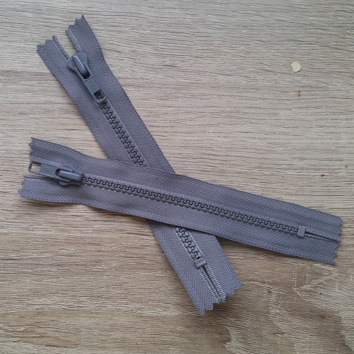 1 x Grey YKK Vislon Zip - 15cm (6")